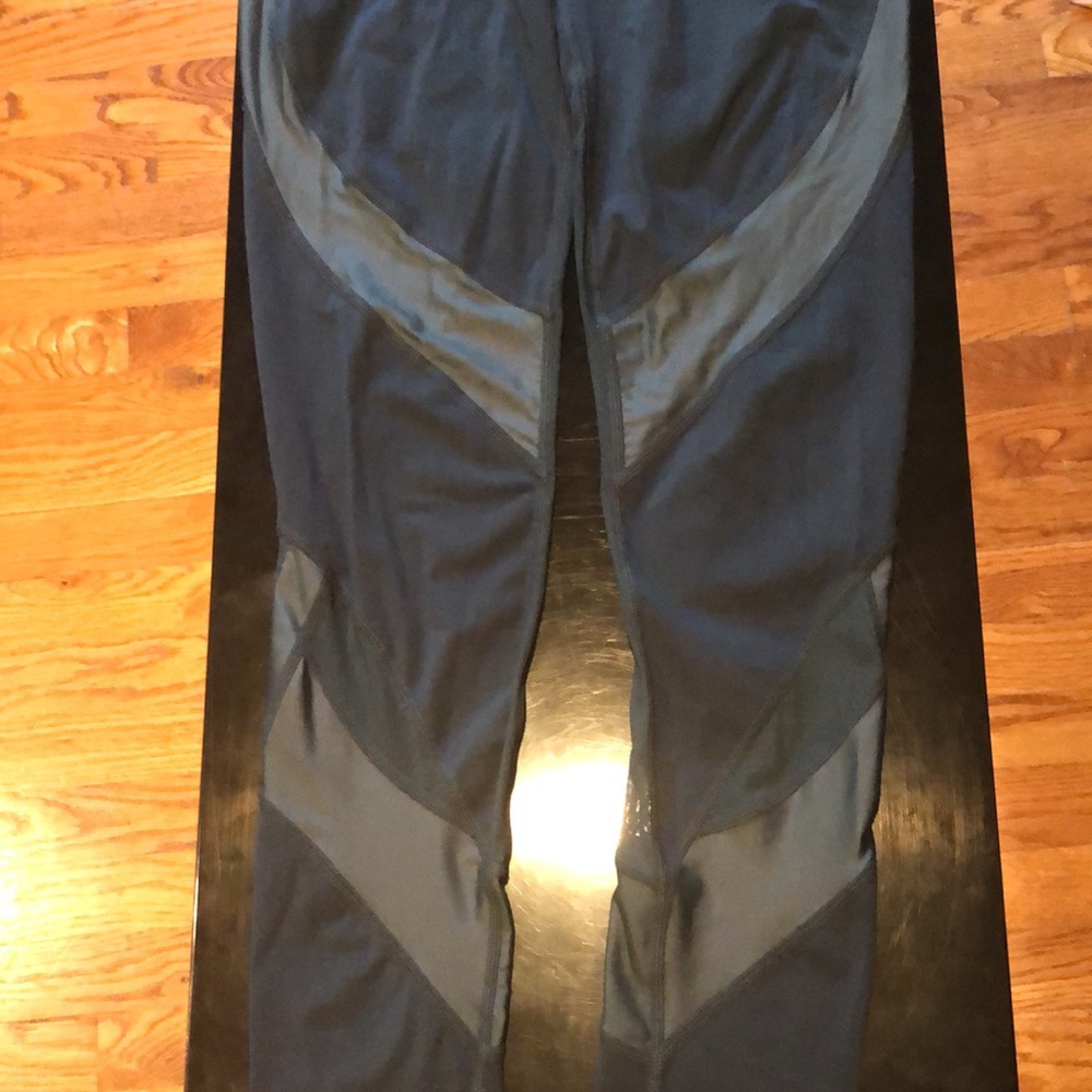 Sweaty Betty leggings size XS - Picture 4 of 10